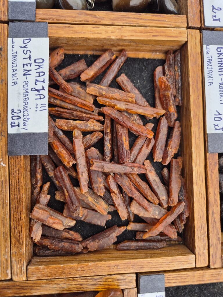 💎 Karkonoska Mineral Fair in Cieplice – A Unique Event in the Heart of the Karkonosze Region okazja dysten