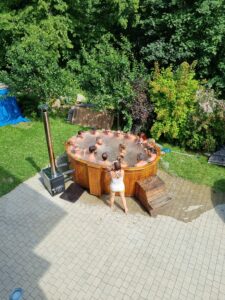 🧊 Cold-Water Bathing in Przesieka – Why Olympia Guest House Has Become a Home for Winter Swimmers